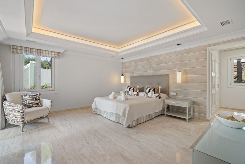 R4886161-Villa-For-Sale-Benahavis-Detached-16-Beds-837-Built-17