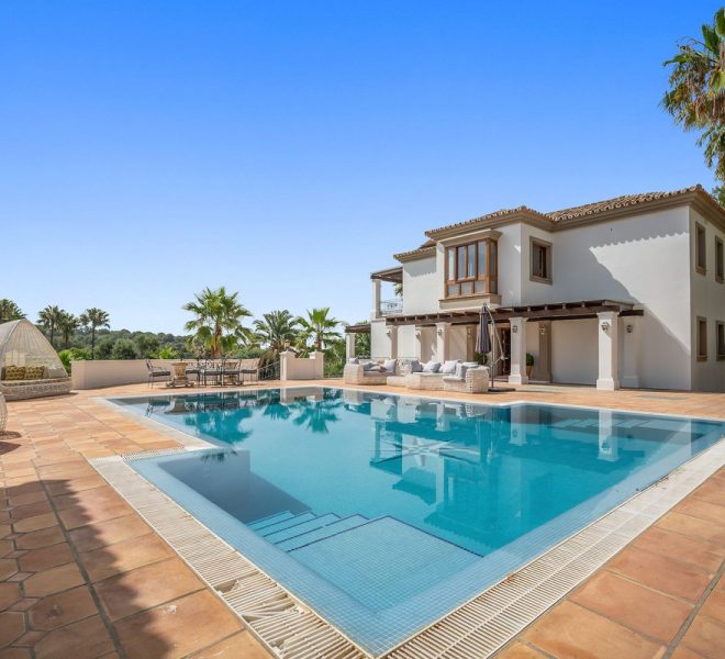 R4886161-Image 1-Detached - 16 Beds - 837 Built