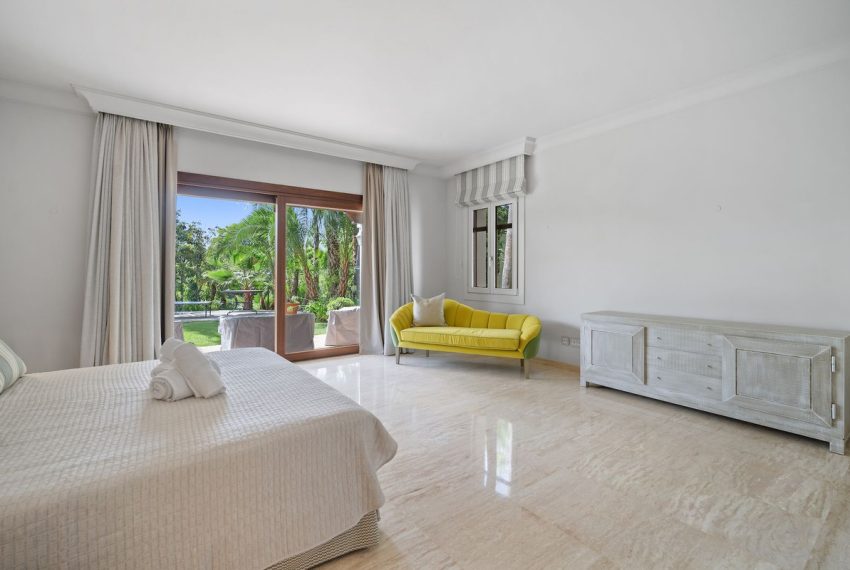 R4886161-Villa-For-Sale-Benahavis-Detached-16-Beds-837-Built-8