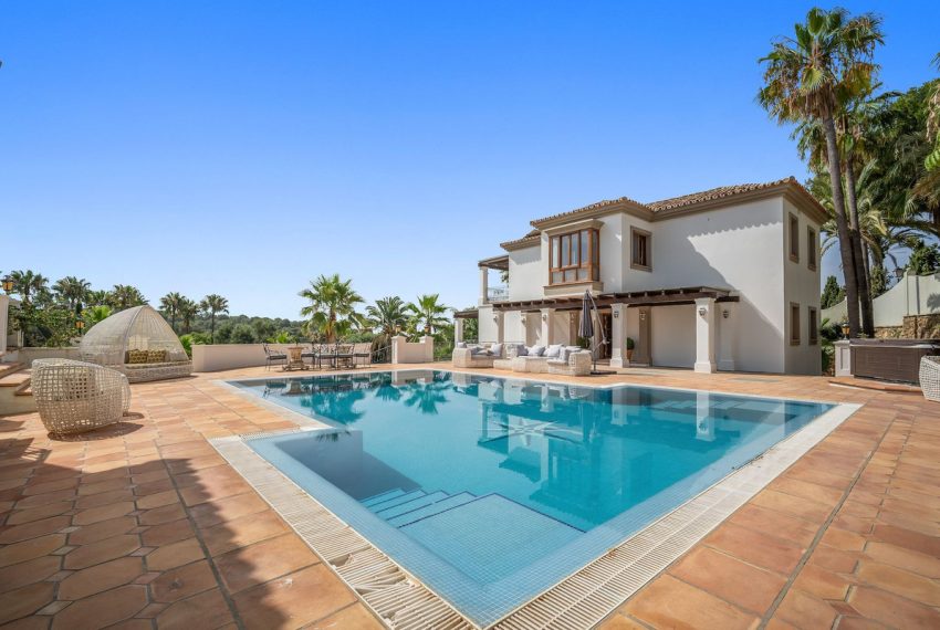 R4886161-Villa-For-Sale-Benahavis-Detached-16-Beds-837-Built
