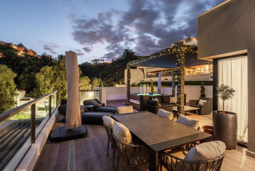 R4887667-Apartment-For-Sale-Nueva-Andalucia-Middle-Floor-3-Beds-126-Built
