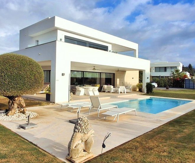 R4894174-Image 1-Detached - 3 Beds - 296 Built