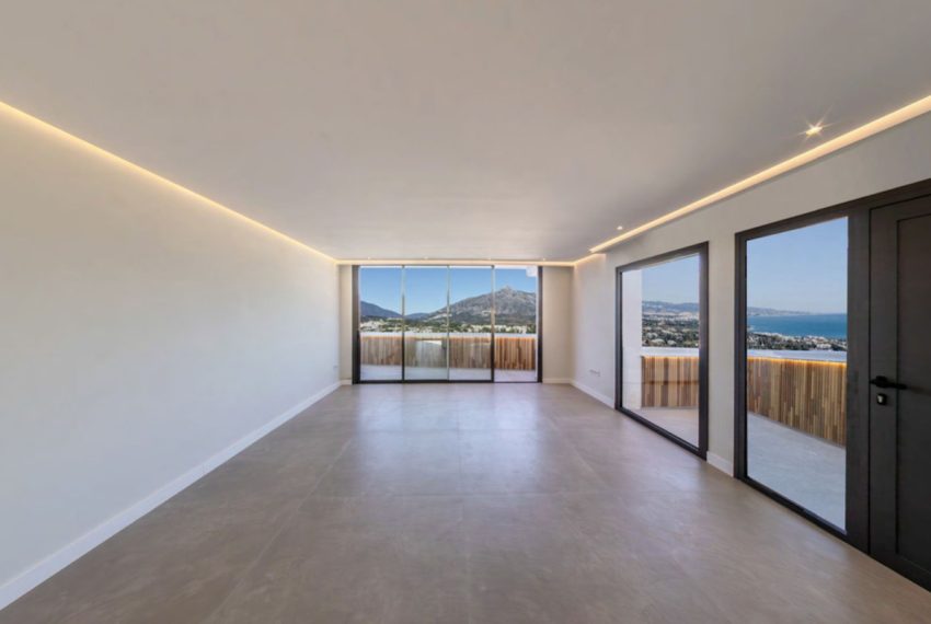 R4894786-Apartment-For-Sale-Nueva-Andalucia-Penthouse-2-Beds-131-Built-1