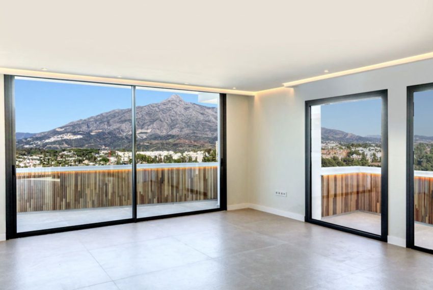 R4894786-Apartment-For-Sale-Nueva-Andalucia-Penthouse-2-Beds-131-Built
