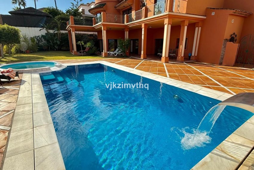 R4894894-Villa-For-Sale-Benahavis-Detached-5-Beds-761-Built-12