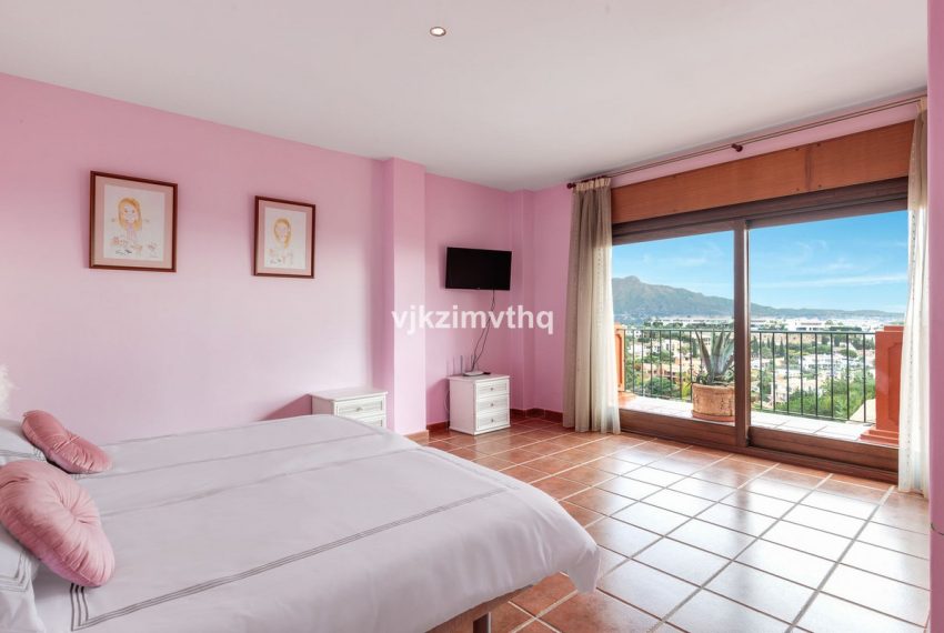 R4894894-Villa-For-Sale-Benahavis-Detached-5-Beds-761-Built-16