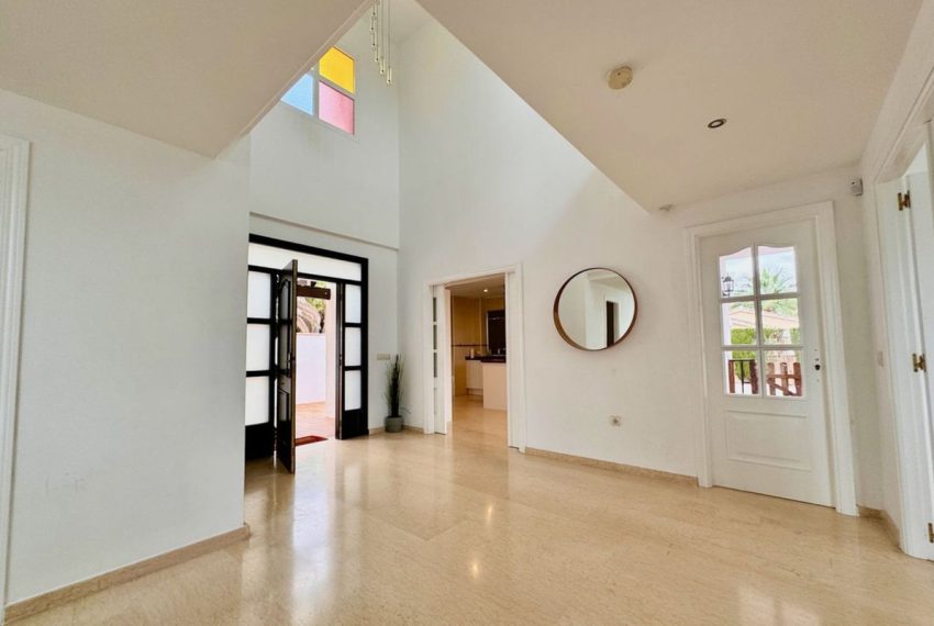 R4894975-Villa-For-Sale-La-Cala-de-Mijas-Detached-6-Beds-420-Built-6