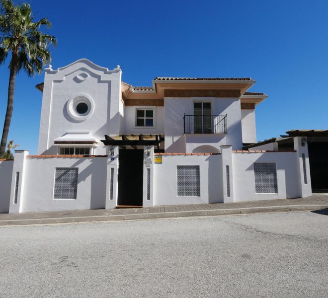 R4894975-Image 1-Detached - 6 Beds - 420 Built