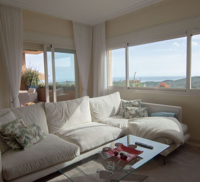 R4895140-Image 1-Middle Floor - 2 Beds - 117 Built