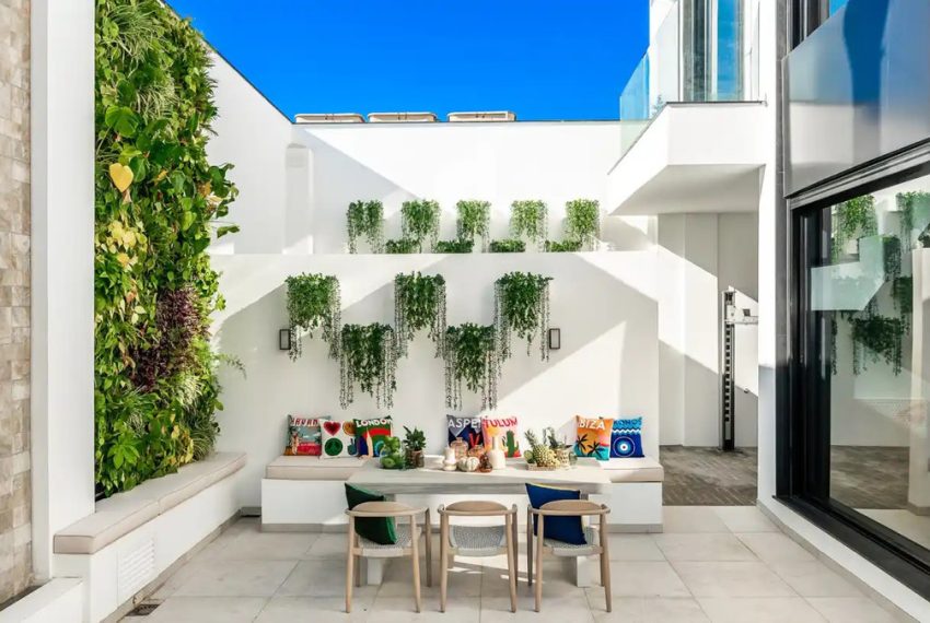 R4896688-Villa-For-Sale-The-Golden-Mile-Detached-5-Beds-287-Built-1