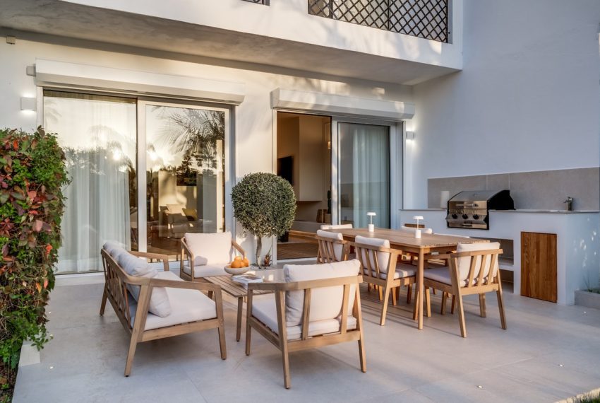 R4898755-Townhouse-For-Sale-Nueva-Andalucia-Terraced-4-Beds-240-Built
