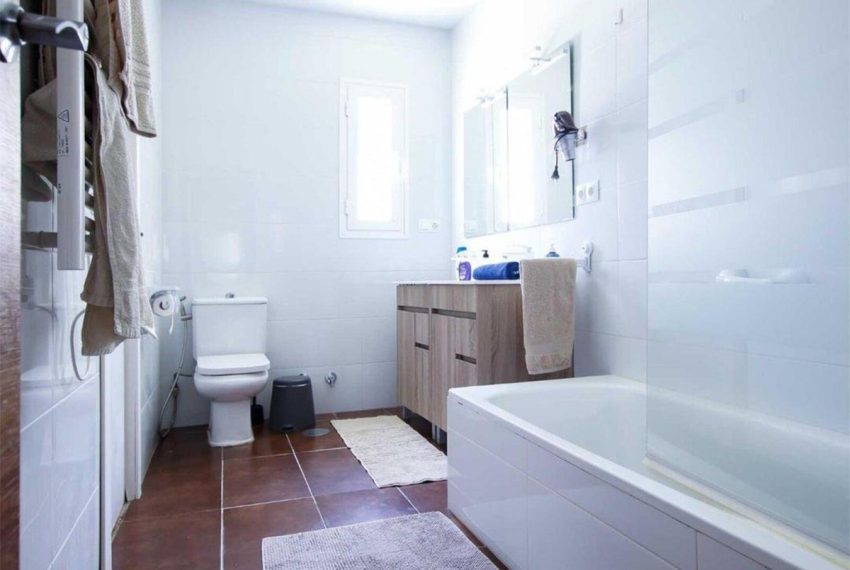 R4905019-Villa-For-Sale-El-Rosario-Detached-4-Beds-269-Built-12