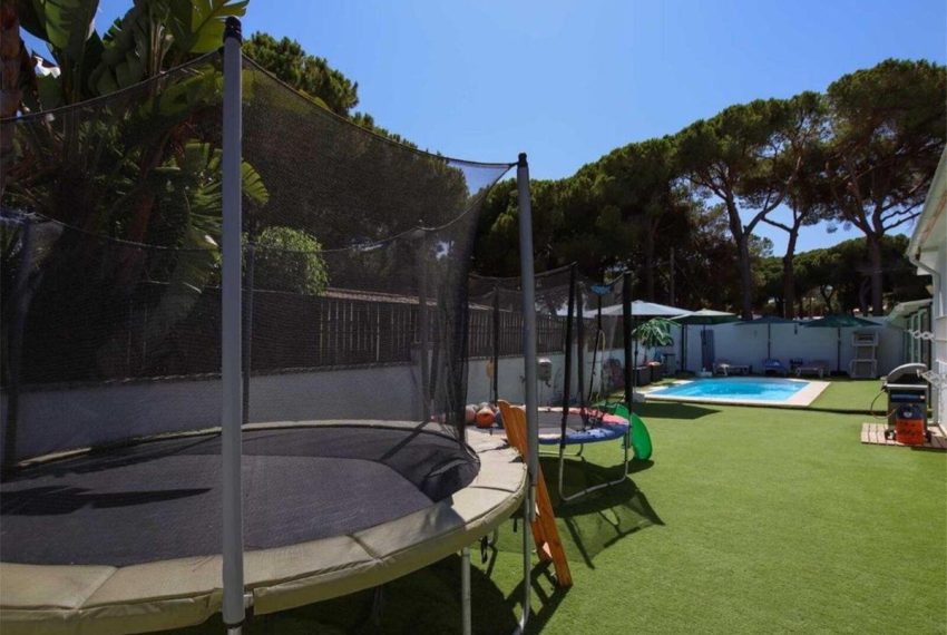 R4905019-Villa-For-Sale-El-Rosario-Detached-4-Beds-269-Built-2