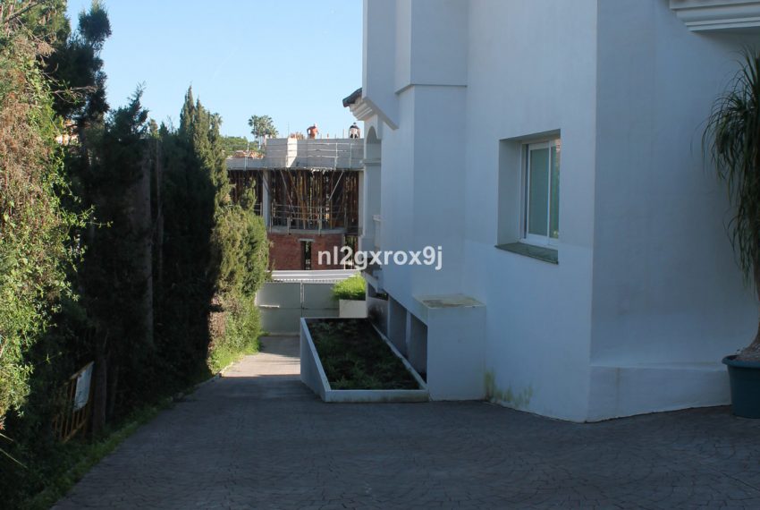 R4921489-Villa-For-Sale-Nueva-Andalucia-Detached-5-Beds-569-Built-10
