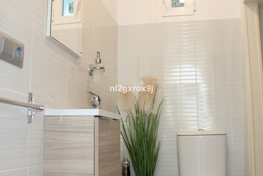 R4921489-Villa-For-Sale-Nueva-Andalucia-Detached-5-Beds-569-Built-16