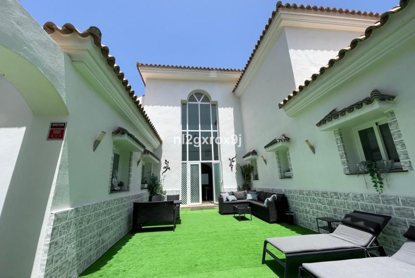 R4921489-Villa-For-Sale-Nueva-Andalucia-Detached-5-Beds-569-Built-7