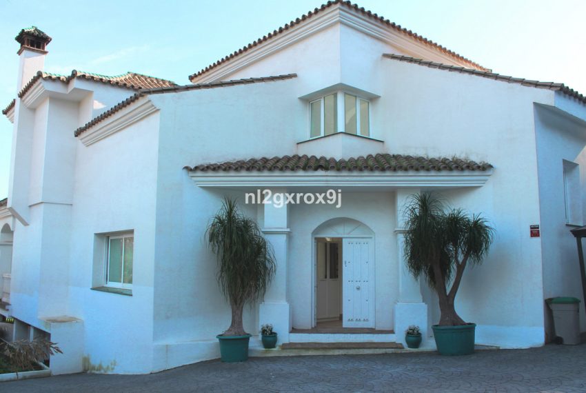 R4921489-Villa-For-Sale-Nueva-Andalucia-Detached-5-Beds-569-Built-9