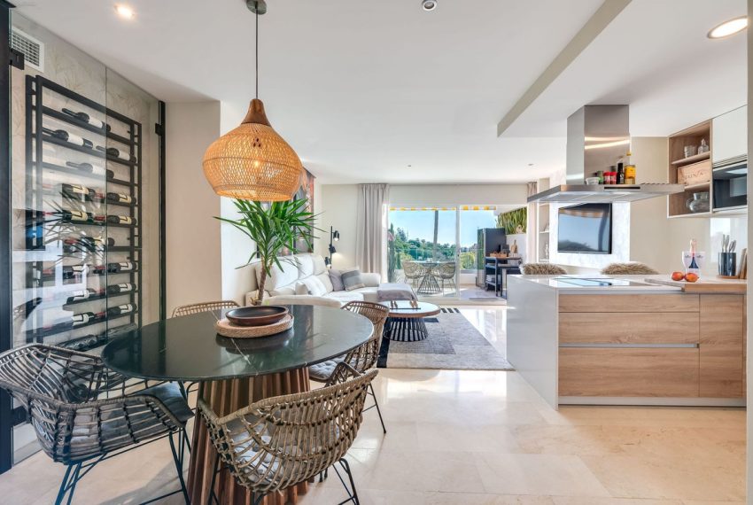 R4927771-Apartment-For-Sale-The-Golden-Mile-Middle-Floor-3-Beds-129-Built-1