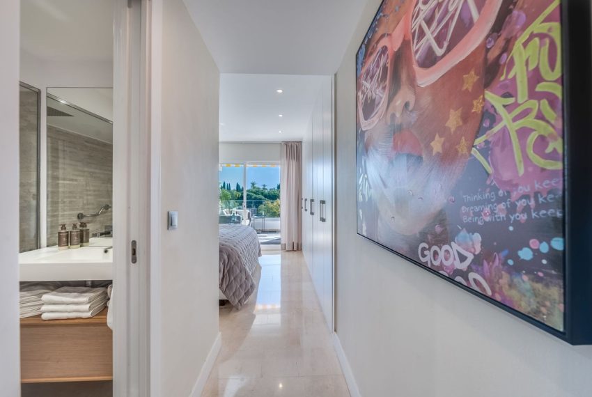 R4927771-Apartment-For-Sale-The-Golden-Mile-Middle-Floor-3-Beds-129-Built-12