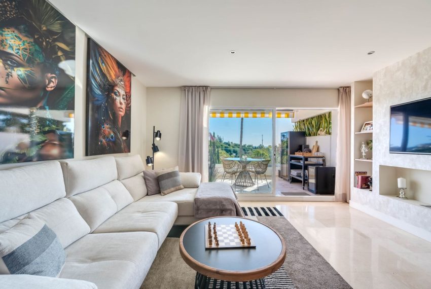 R4927771-Apartment-For-Sale-The-Golden-Mile-Middle-Floor-3-Beds-129-Built-2