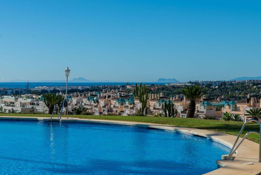 R4927771-Apartment-For-Sale-The-Golden-Mile-Middle-Floor-3-Beds-129-Built