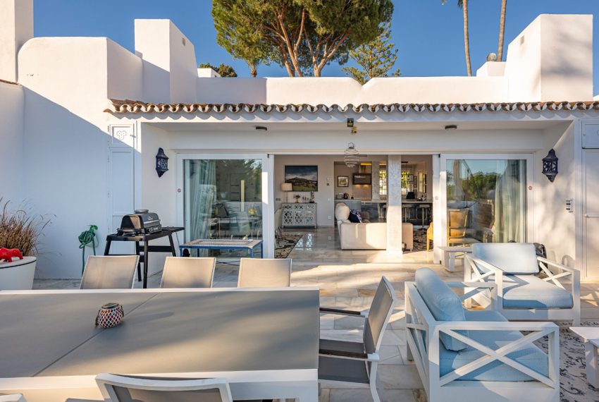 R4929157-Townhouse-For-Sale-Nueva-Andalucia-Terraced-3-Beds-210-Built-1