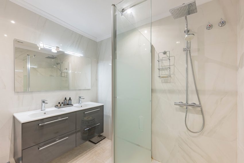 R4929157-Townhouse-For-Sale-Nueva-Andalucia-Terraced-3-Beds-210-Built-17