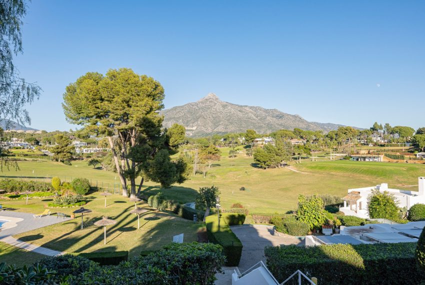R4929157-Townhouse-For-Sale-Nueva-Andalucia-Terraced-3-Beds-210-Built-5