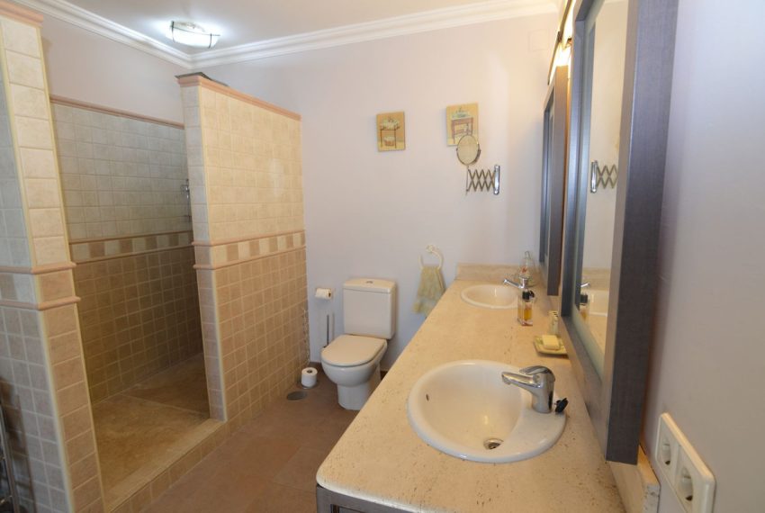 R4943995-Villa-For-Sale-San-Pedro-de-Alcantara-Detached-5-Beds-545-Built-12