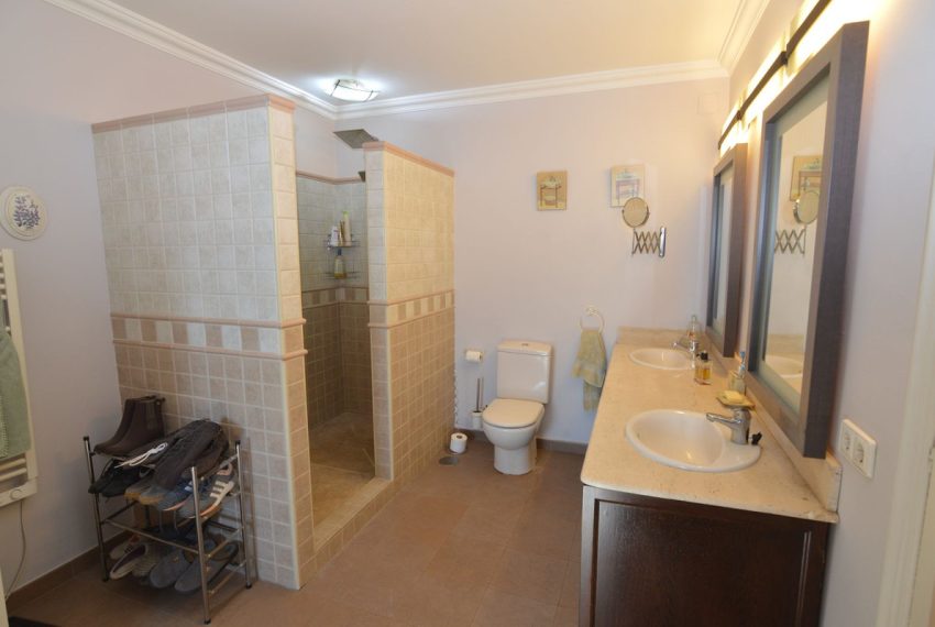 R4943995-Villa-For-Sale-San-Pedro-de-Alcantara-Detached-5-Beds-545-Built-13