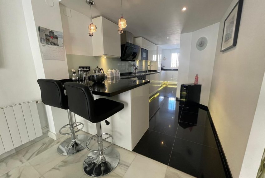 R4944064-Townhouse-For-Sale-Puerto-Banus-Terraced-4-Beds-151-Built-1