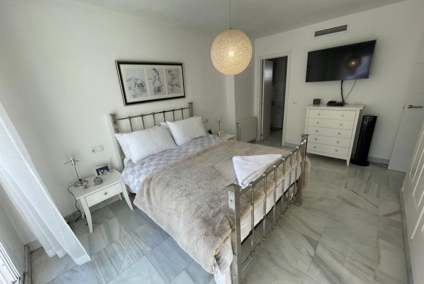 R4944064-Townhouse-For-Sale-Puerto-Banus-Terraced-4-Beds-151-Built-12