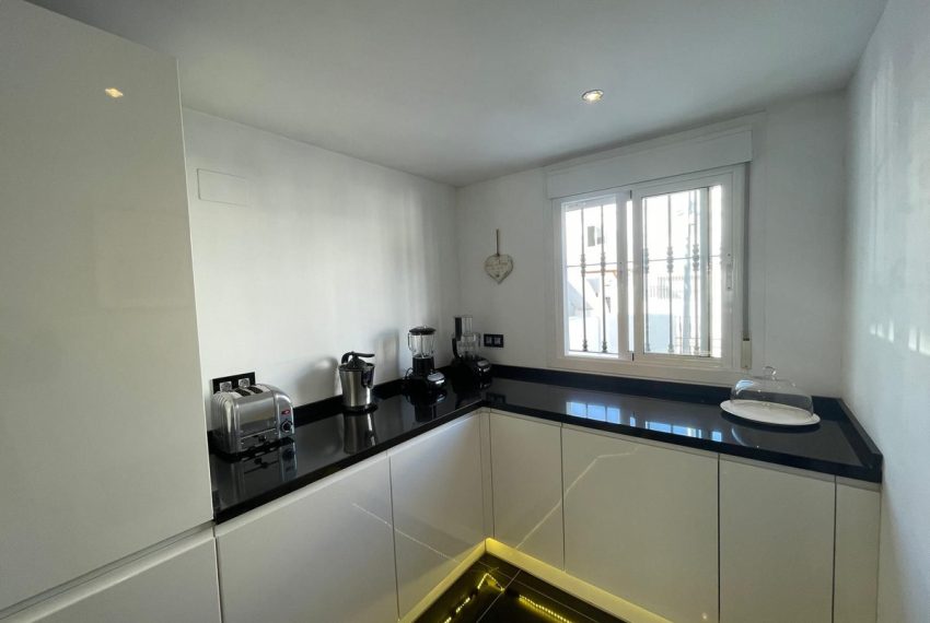 R4944064-Townhouse-For-Sale-Puerto-Banus-Terraced-4-Beds-151-Built-4