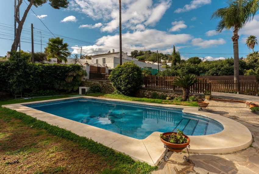 R4949389-Villa-For-Sale-Coin-Detached-3-Beds-238-Built-1