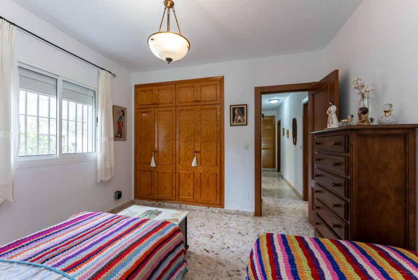 R4949389-Villa-For-Sale-Coin-Detached-3-Beds-238-Built-16