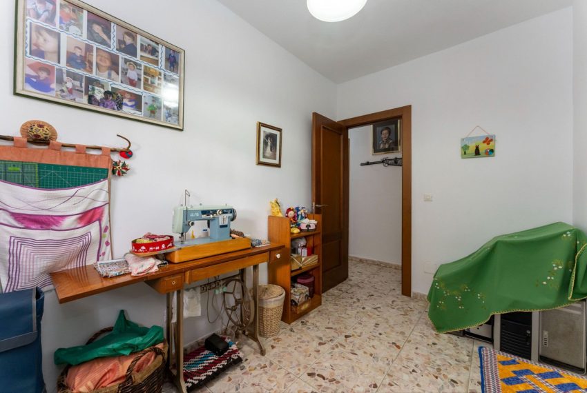 R4949389-Villa-For-Sale-Coin-Detached-3-Beds-238-Built-17