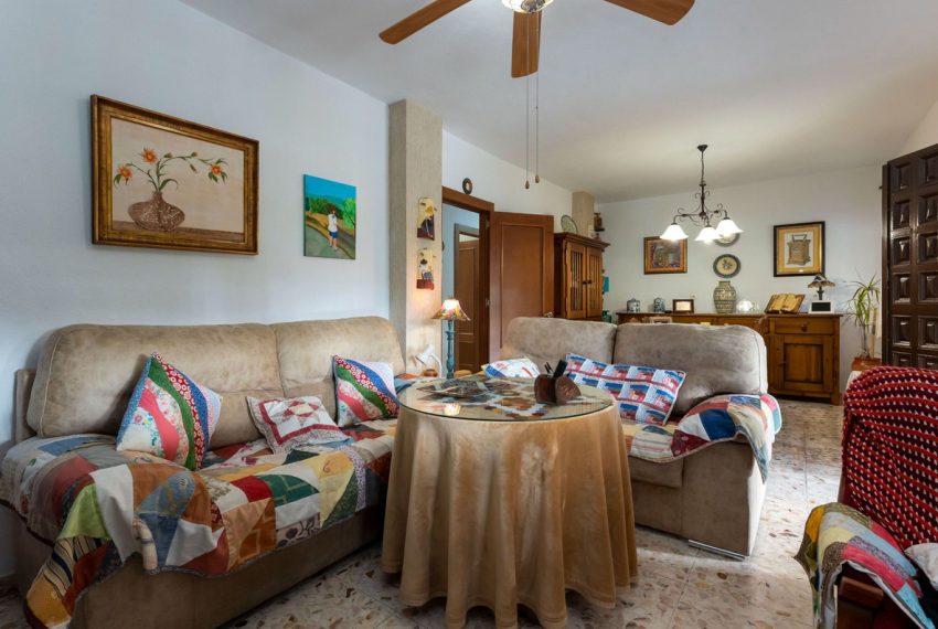 R4949389-Villa-For-Sale-Coin-Detached-3-Beds-238-Built-4