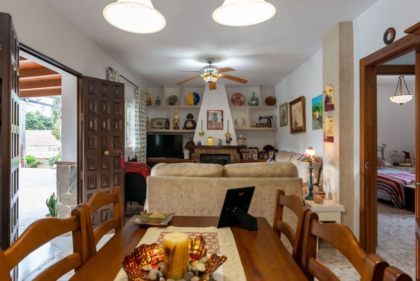 R4949389-Villa-For-Sale-Coin-Detached-3-Beds-238-Built-6