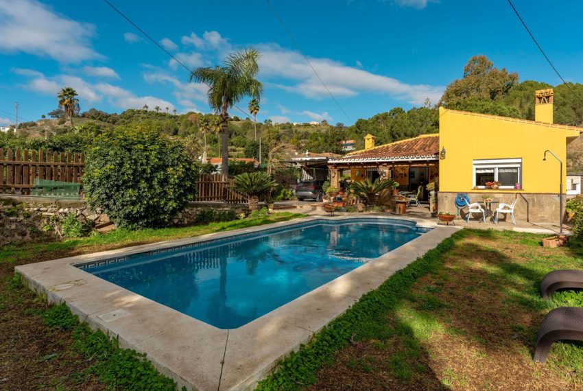 R4949389-Villa-For-Sale-Coin-Detached-3-Beds-238-Built