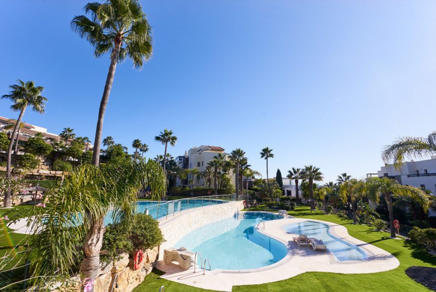 R4949491-Apartment-For-Sale-Estepona-Penthouse-3-Beds-348-Built-1