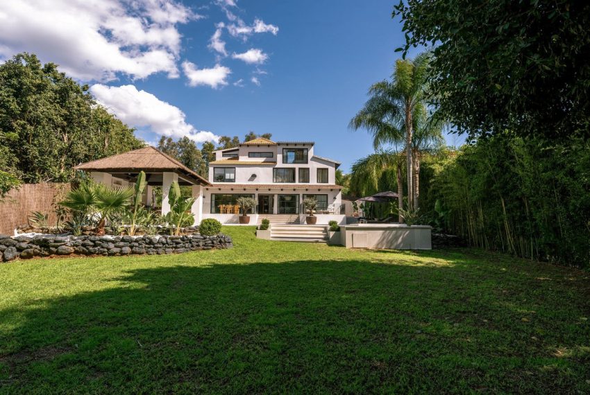 R4950757-Villa-For-Sale-Nueva-Andalucia-Detached-5-Beds-400-Built-10