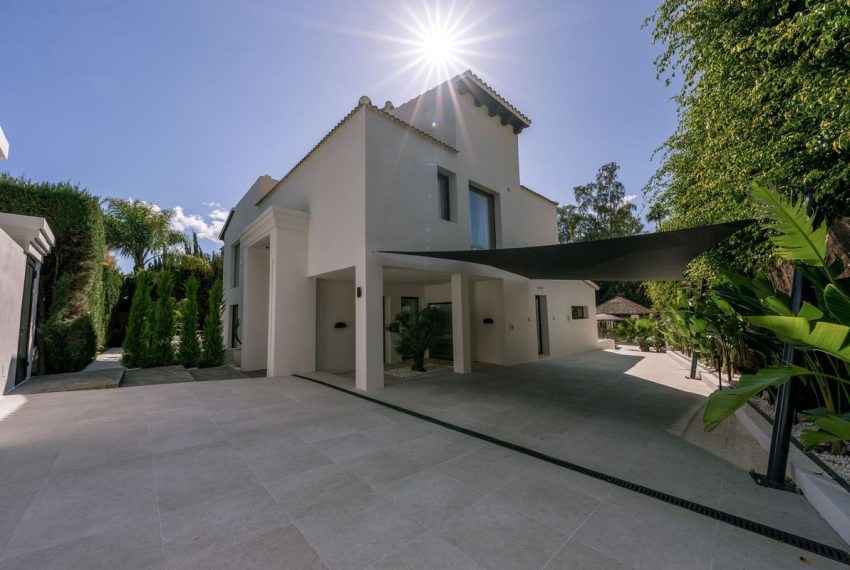 R4950757-Villa-For-Sale-Nueva-Andalucia-Detached-5-Beds-400-Built-16