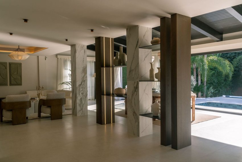 R4950757-Villa-For-Sale-Nueva-Andalucia-Detached-5-Beds-400-Built-2
