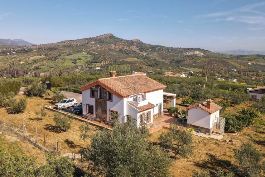 R4952794-Villa-For-Sale-Guaro-Detached-4-Beds-160-Built-3