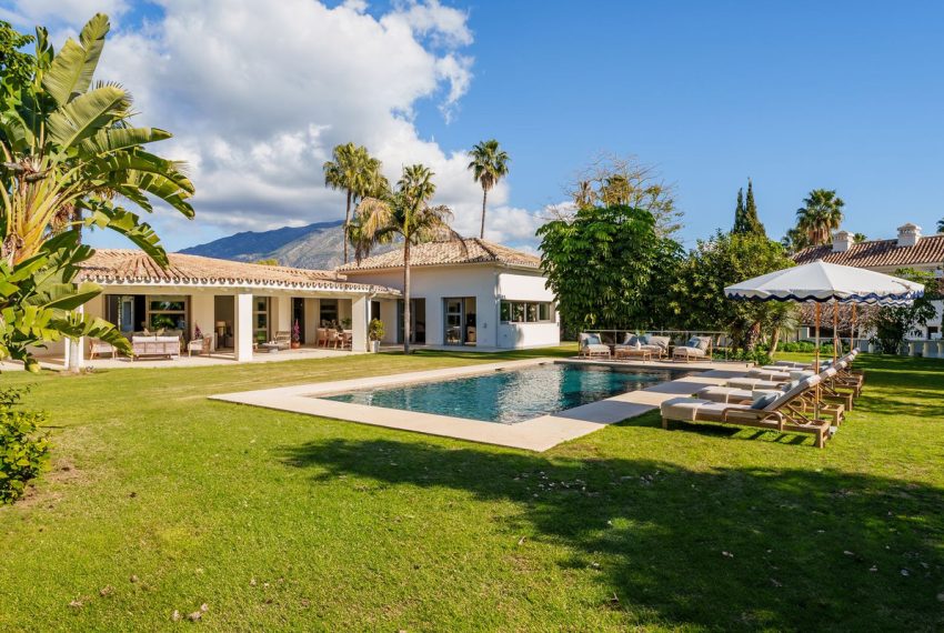 R4957147-Villa-For-Sale-Marbella-Detached-5-Beds-603-Built