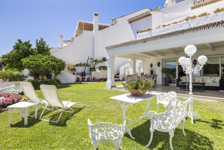 R4957198-Townhouse-For-Sale-Nueva-Andalucia-Terraced-4-Beds-255-Built