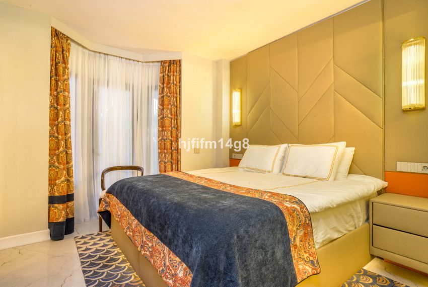 R4958410-Apartment-For-Sale-Nueva-Andalucia-Ground-Floor-3-Beds-120-Built-12
