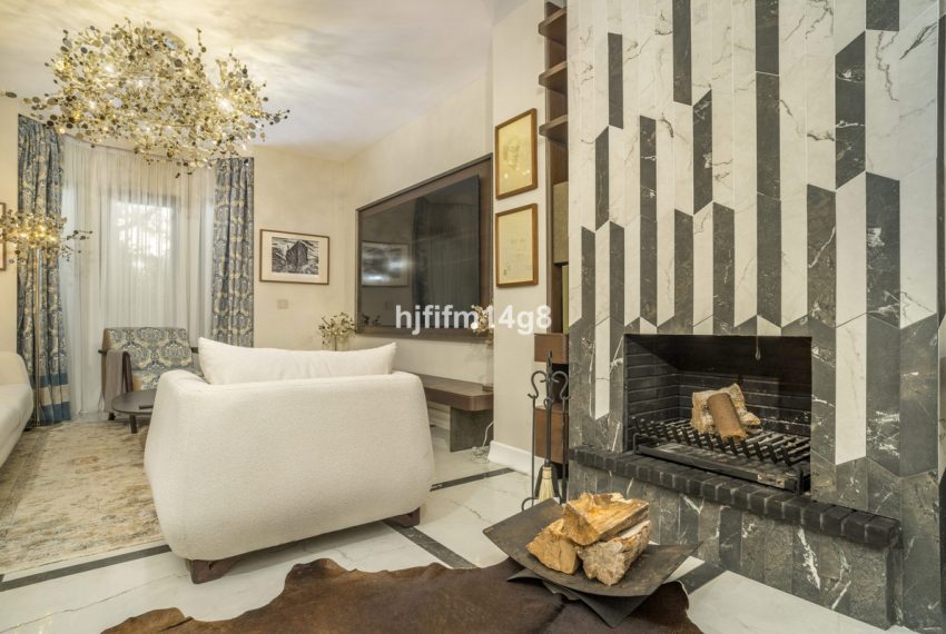 R4958410-Apartment-For-Sale-Nueva-Andalucia-Ground-Floor-3-Beds-120-Built-3