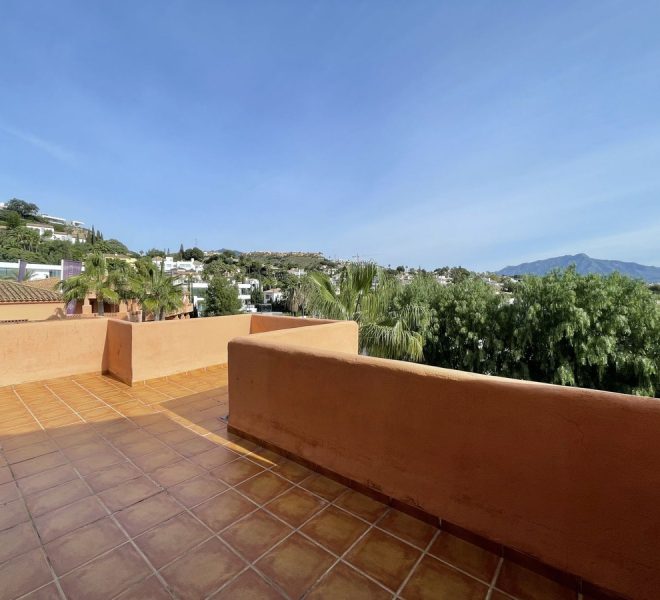 R4961470-Image 1-Penthouse Duplex - 3 Beds - 131 Built