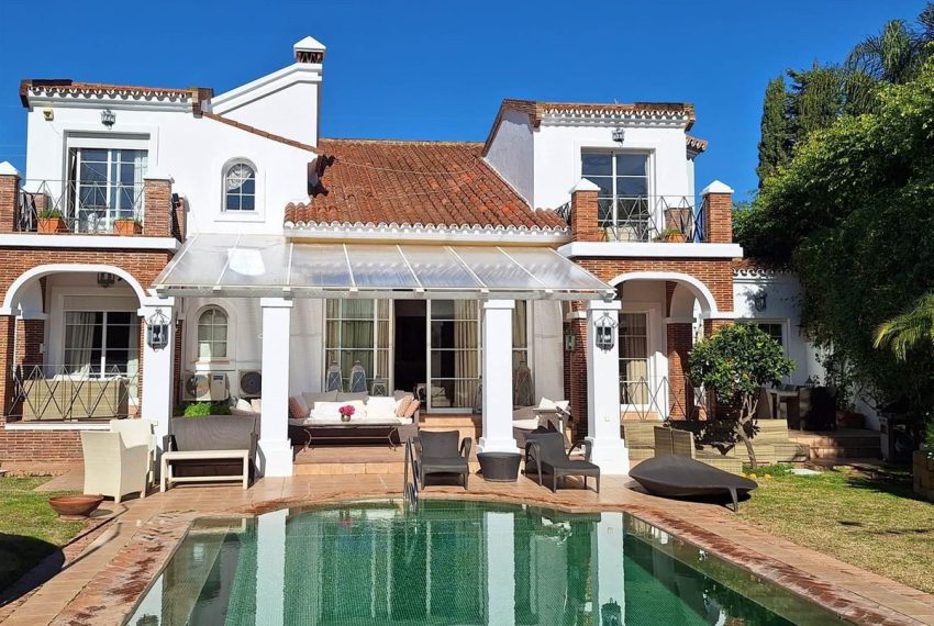 R4963945-Villa-For-Sale-Puerto-Banus-Detached-4-Beds-404-Built-1